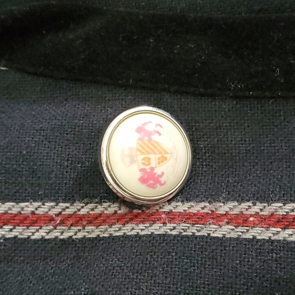 Blazer - Picture 4 of 5